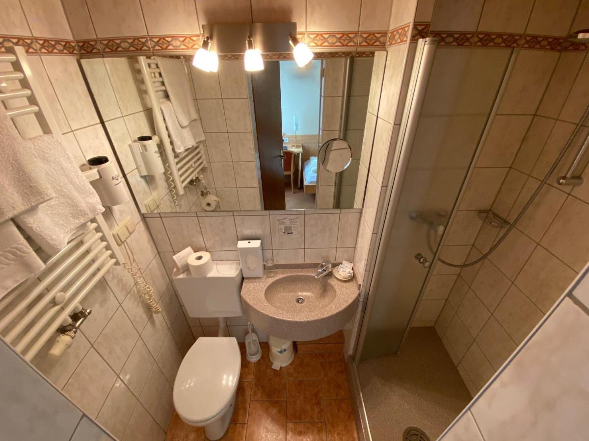 Hotel Am Schloss Darmstaedter Hof باد هومبرغ فور دير هوه المظهر الخارجي الصورة